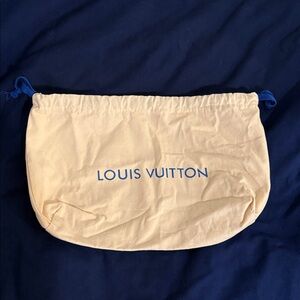 Authentic LOUIS VUITTON dust bag ☀️